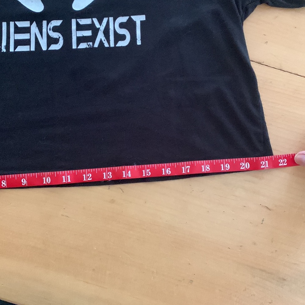 Riot Queen "Aliens Exist" Cropped Shirt - Picture 7 of 8